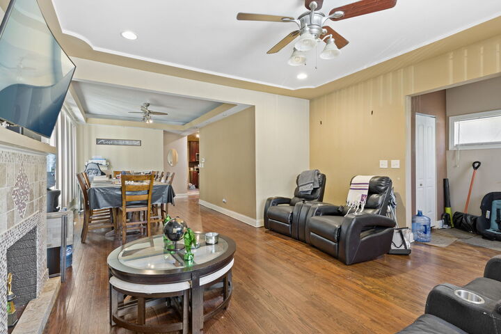 Property Photo:  1727 E 83rd Place  IL 60617 