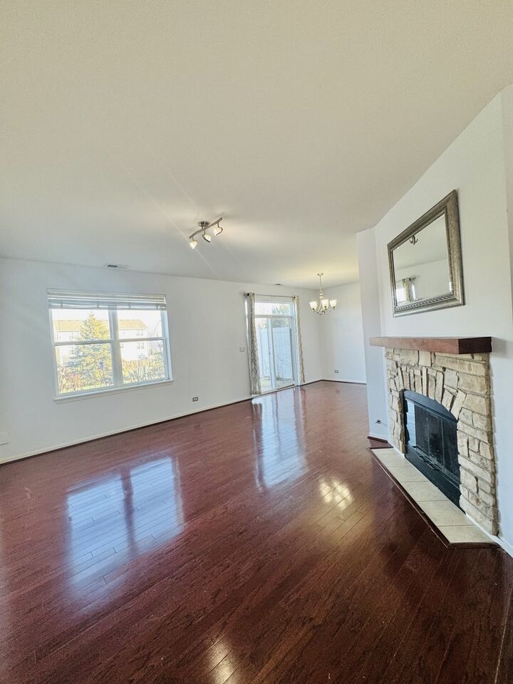 Property Photo:  524 Majestic Lane  IL 60543 