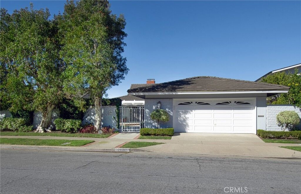 Property Photo:  2531 Buckeye  CA 92660 
