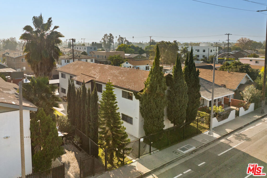 Property Photo:  1406 Exposition Boulevard  CA 90018 