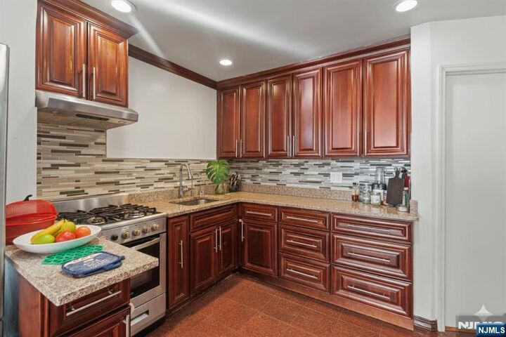 Property Photo:  436 Undercliff Avenue 1  NJ 07020 