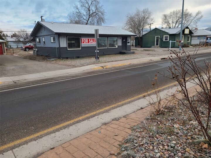 Property Photo:  1526 South Avenue W  MT 59801 