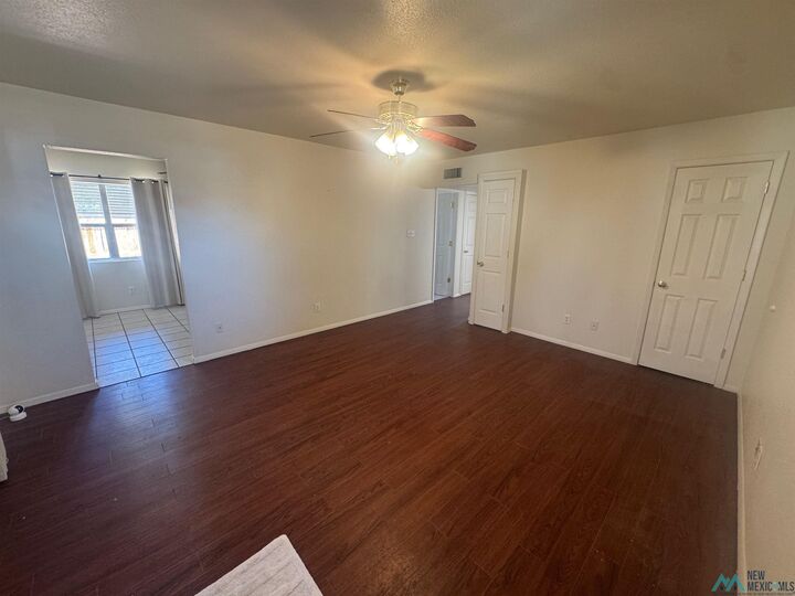 Property Photo: 909 S 10th Street Court Court NM 88210