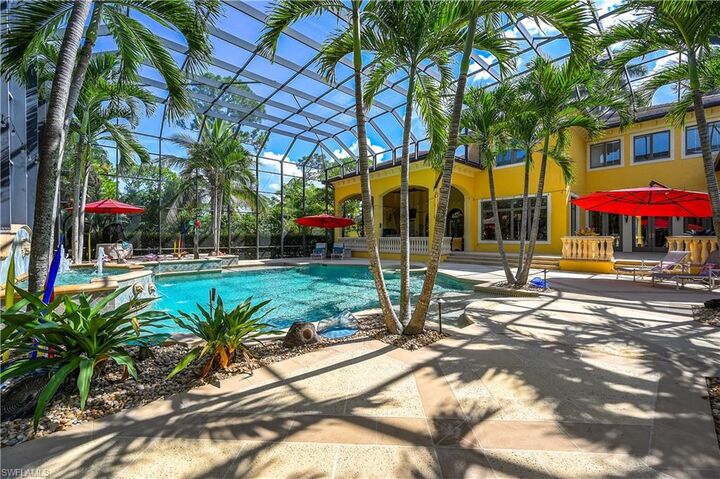 Property Photo: 683 Hickory Rd FL 34108