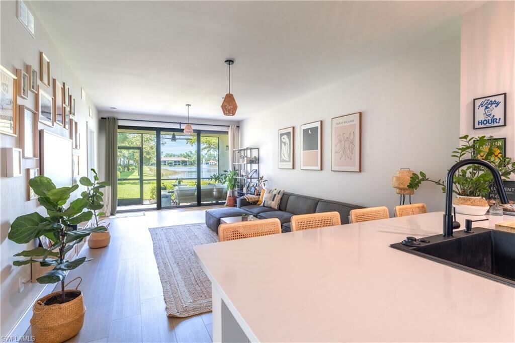 Property Photo:  15126 Palmer Lake Cir 101  FL 34109 