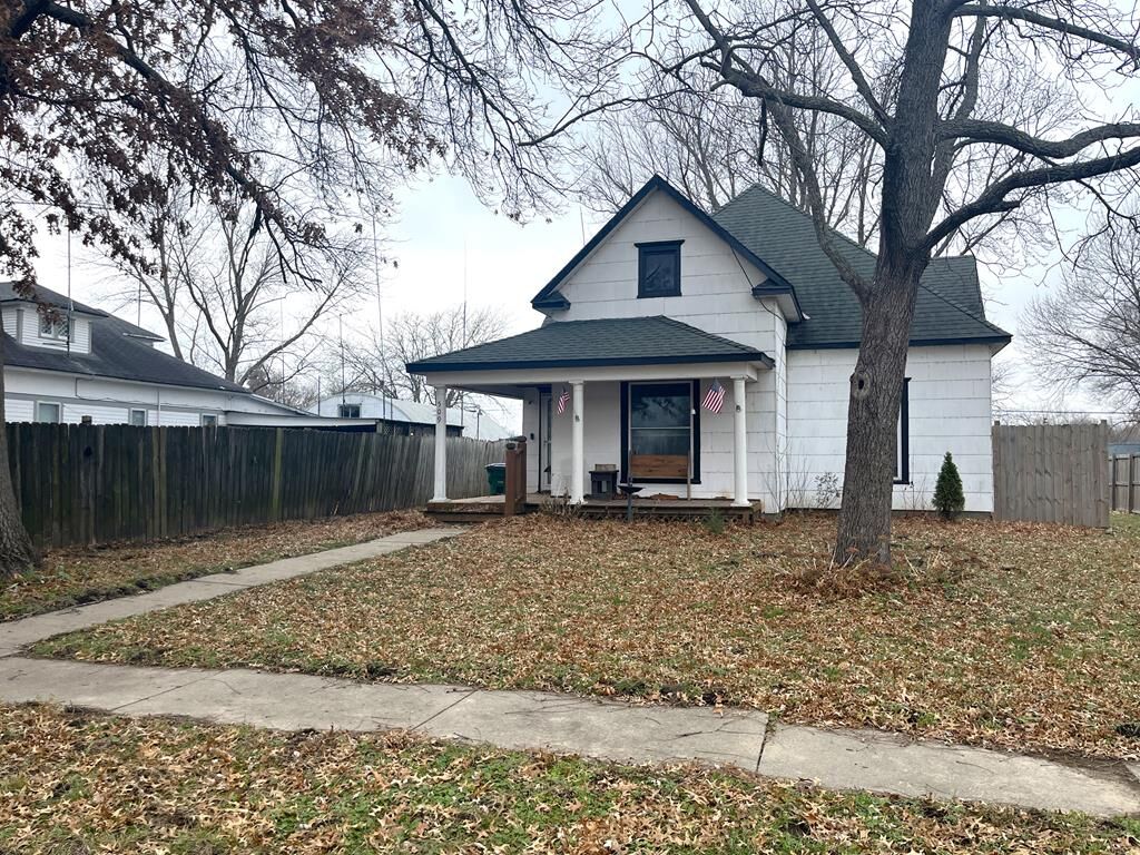 Property Photo:  509 Harris Avenue  MO 64624 