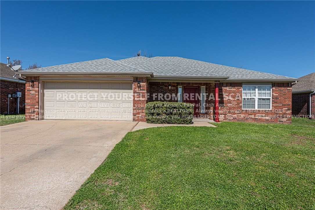 Property Photo:  3806 SW Hansom Loop  AR 72712 