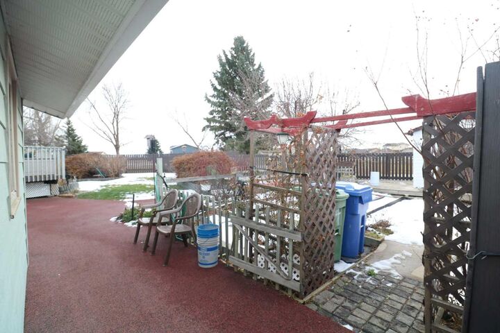 Property Photo:  4706 Heirloom Crescent  AB T1G 1A3 