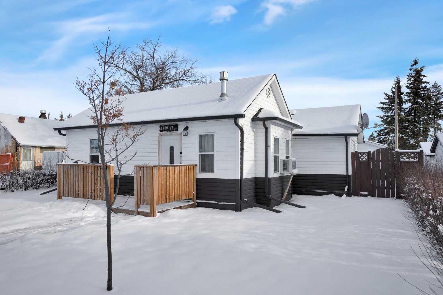 Property Photo:  4919 47 Street  AB T0B 3C0 