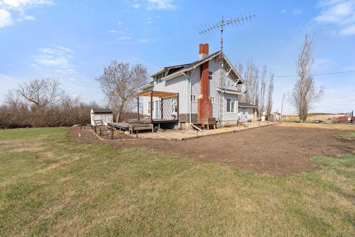Property Photo: 42479 RR 143 AB T0B 1N0