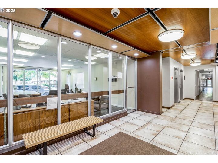 Property Photo: 1313 Lincoln St 1005 OR 97401