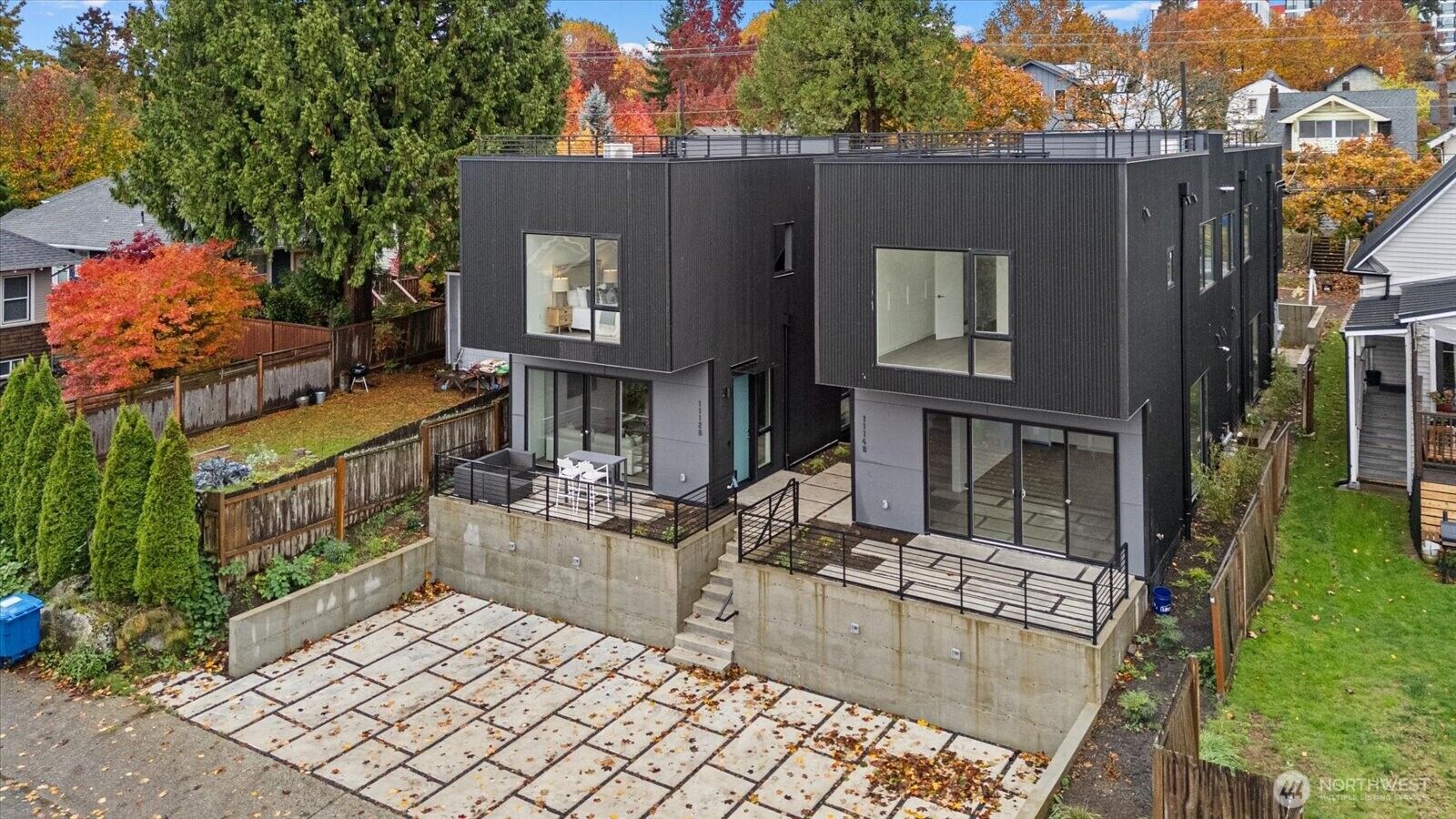 Property Photo:  1114  26th Avenue B  WA 98122 