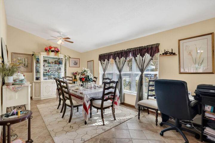 Property Photo: 943 SE Brookedge Avenue E FL 34983