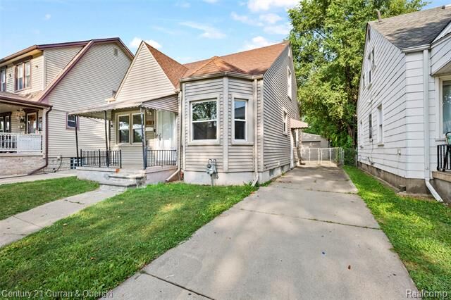 Property Photo: 7910 Orchard Avenue MI 48126