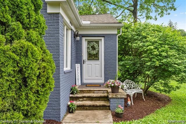 Property Photo: 29118 Clarita Street MI 48152