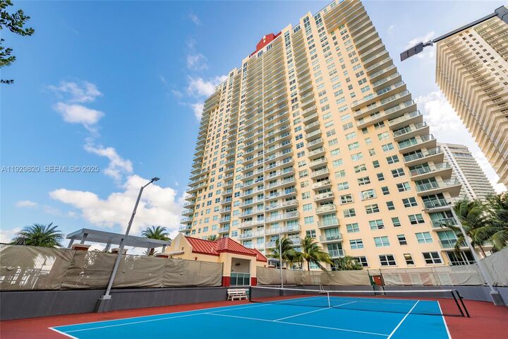 Property Photo: 1155 Brickell Bay Dr 2605 FL 33131
