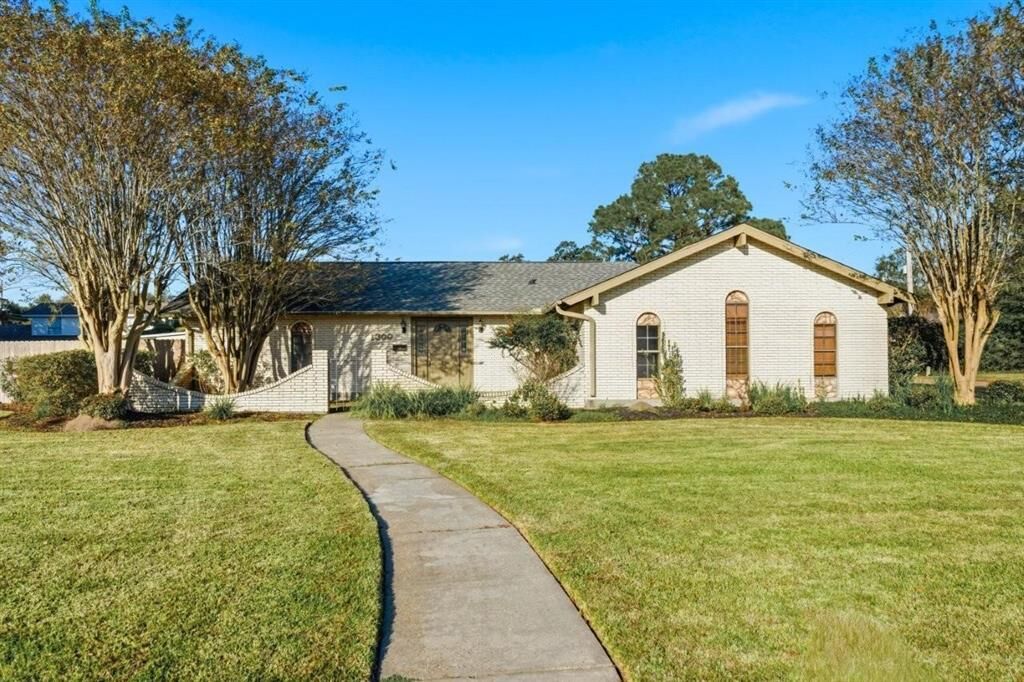 Property Photo:  1300 Westmoreland Street  LA 70605 