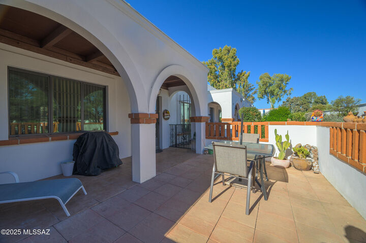 Property Photo:  430 S Paseo Pena B  AZ 85614 