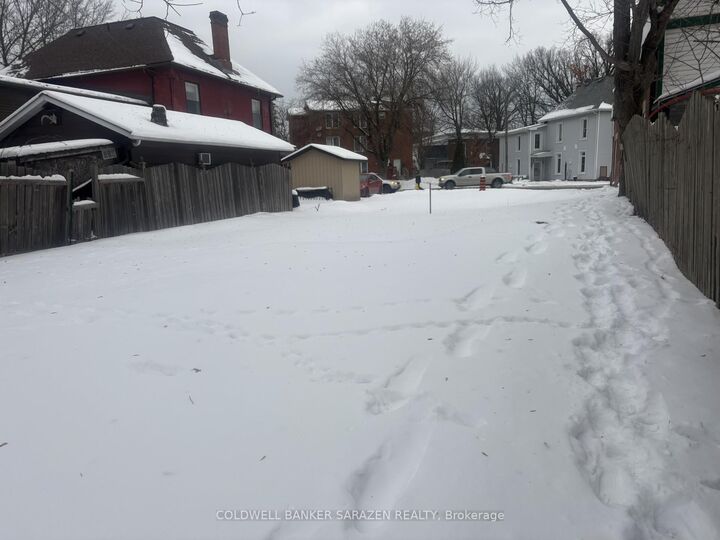 Property Photo:  126 Elgin Street W  ON K7S 1N8 