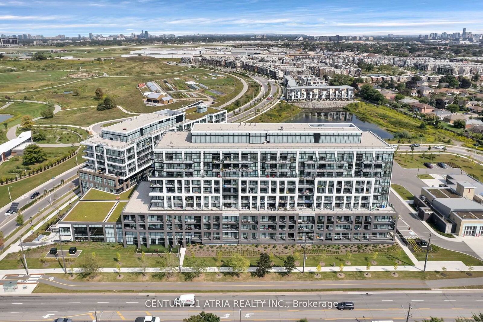 Property Photo:  60 George Butchart Drive 516  ON M3K 2C5 