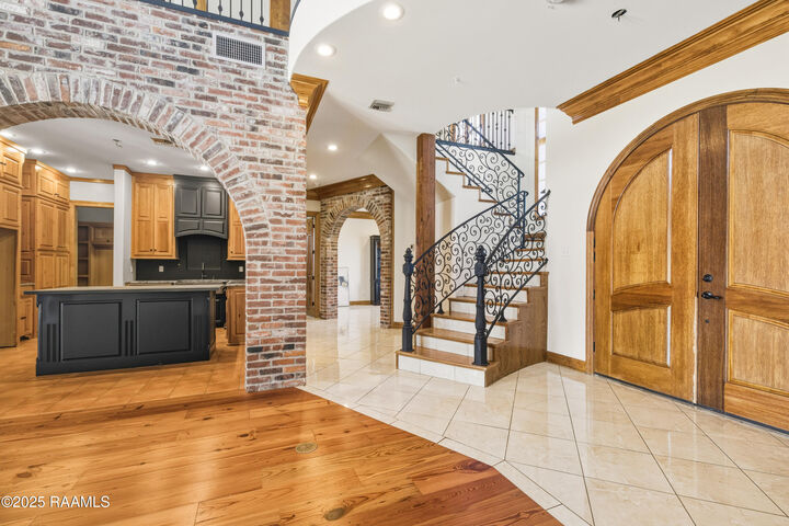 Property Photo: 113 W Hoyt Avenue LA 70526