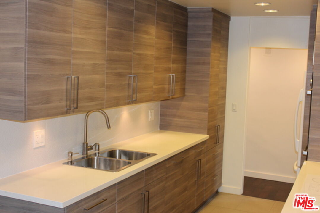 Property Photo:  11044 Ophir Dr  CA 90024 