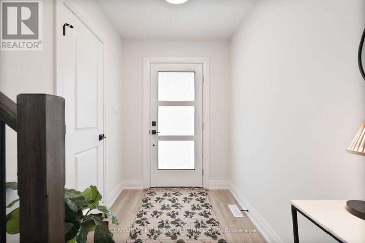 Property Photo:  64 Postma Crescent  ON N0M 1A0 