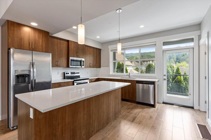 Photo de la propriété:  6029 Promontory Road 1  BC V2R 6B1 