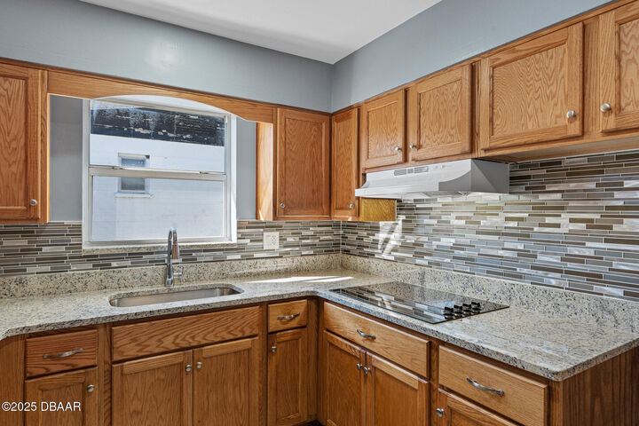 Property Photo:  417 Manhattan Avenue  FL 32118 