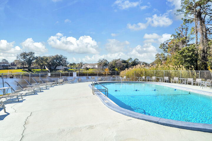 Property Photo: 210 Pelham Road 119B FL 32548
