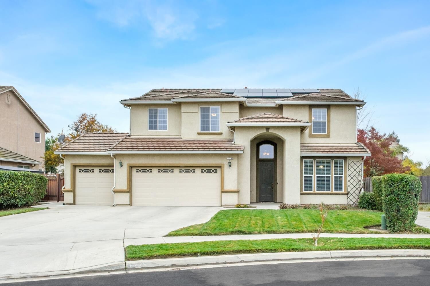Property Photo:  775 S Michelle Avenue  CA 93630 