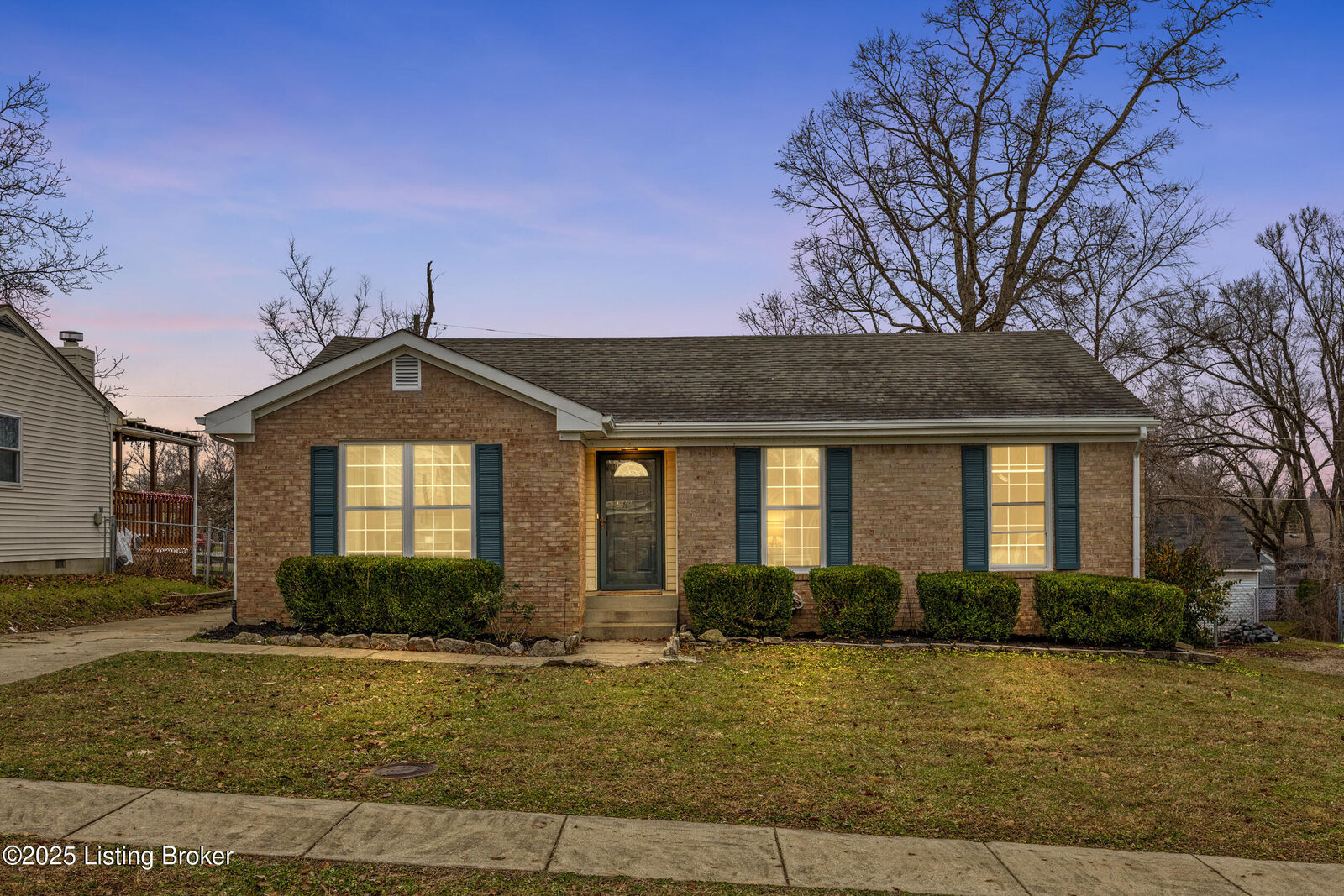 Property Photo: 1602 Acosta Ct KY 40031