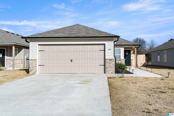Property Photo:  693 Savannah Street  AL 35120 