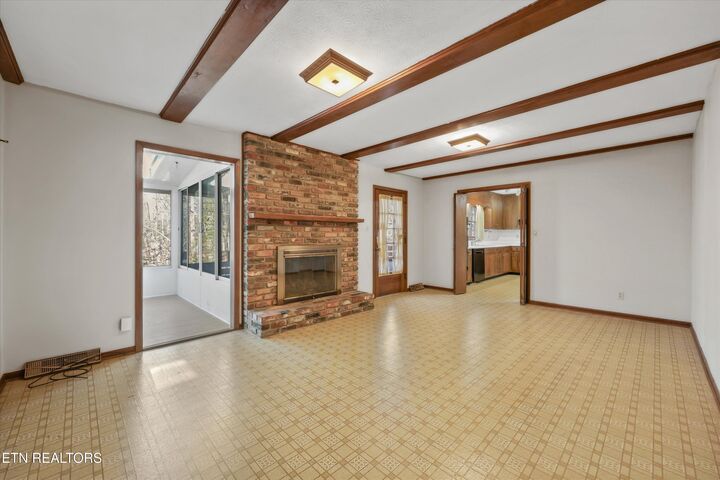 Property Photo:  104 Windgate Rd  TN 37830 