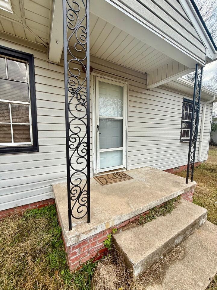 Property Photo: 503 S Oak Street TX 75650