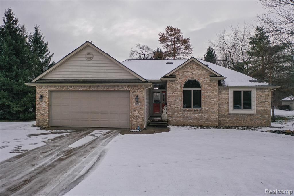 Property Photo:  9493 Pine Needle Trail  MI 48433 1261 
