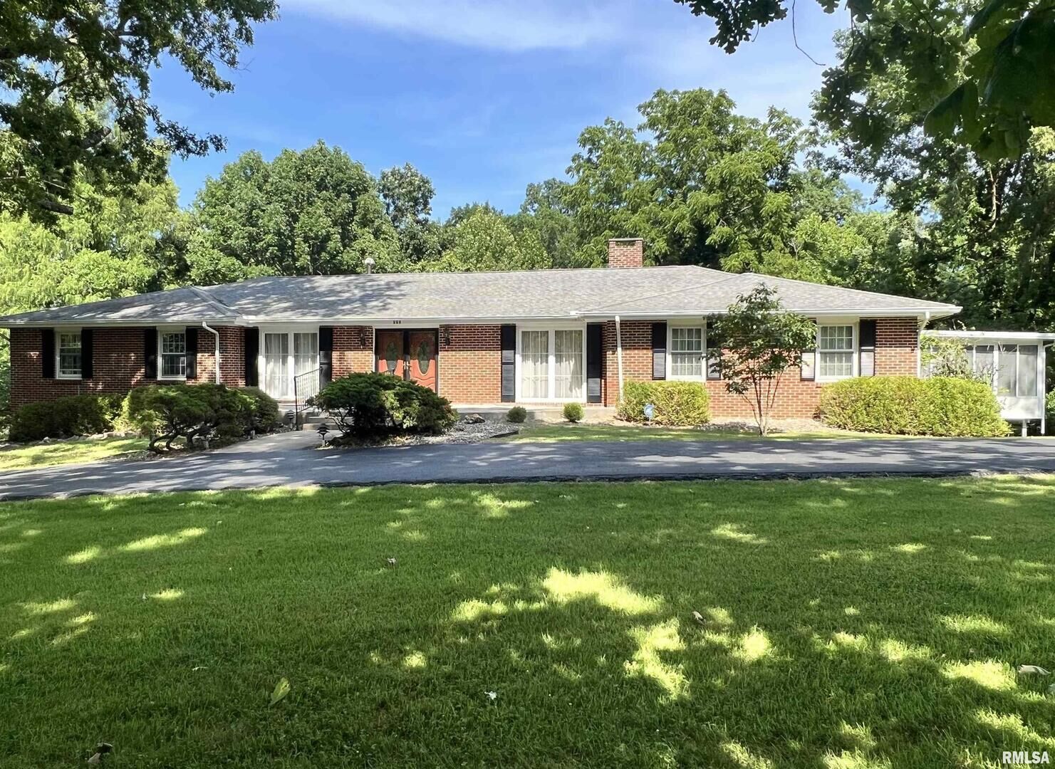 Property Photo:  112 Birdsong Drive  IL 62903 