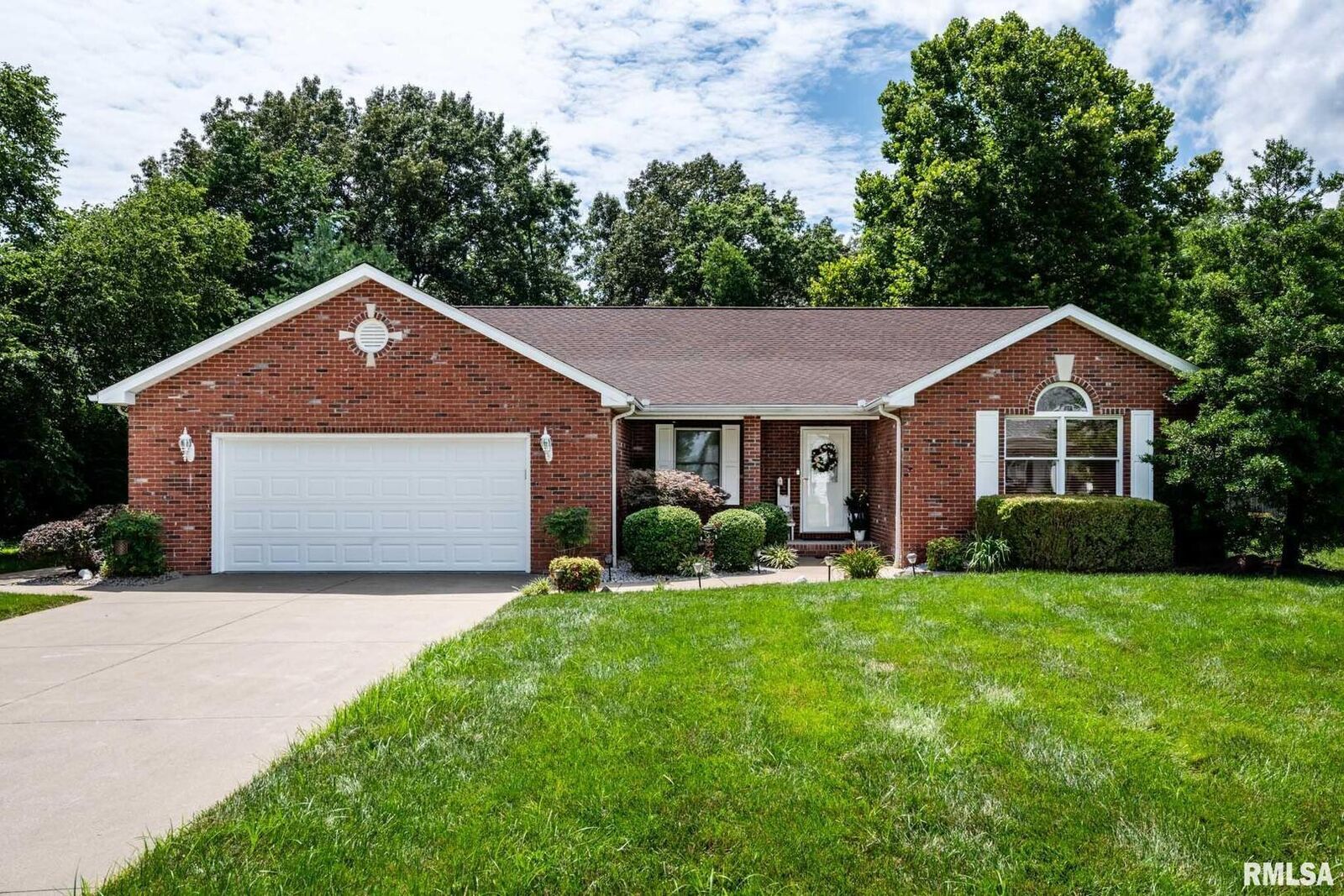 Property Photo:  805 New Day Way  IL 62959 
