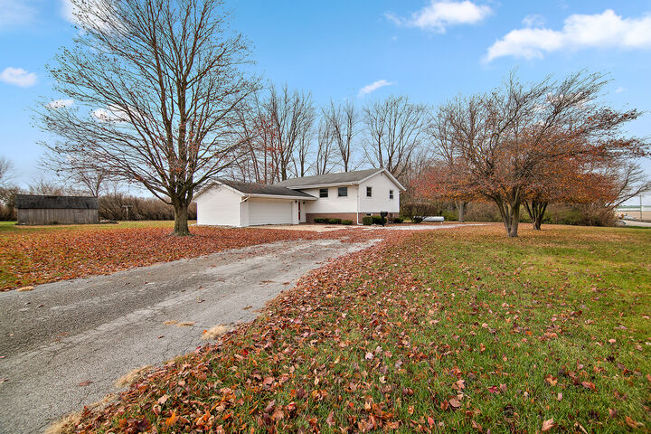 Property Photo: 1745 E 4100N Road IL 60917