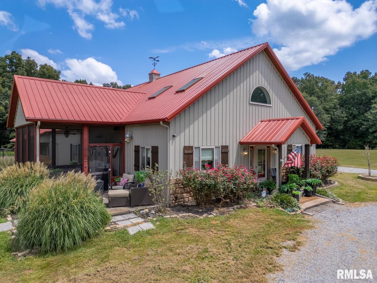 Property Photo: 19101 E Old Lake Road IL 62896