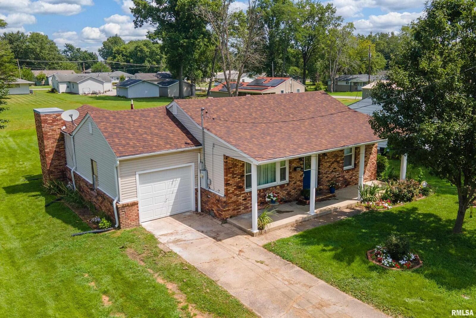 Property Photo: 1704 W Copeland St Street IL 62959