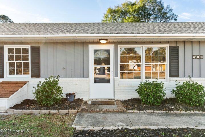 Property Photo:  4905 Tupelo Drive  NC 28411 