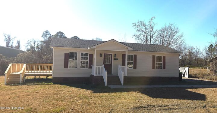 Property Photo: 809 1st Street E NC 27910