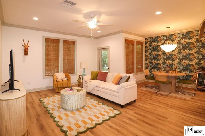 Property Photo: 503 E Kentucky Avenue LA 71270