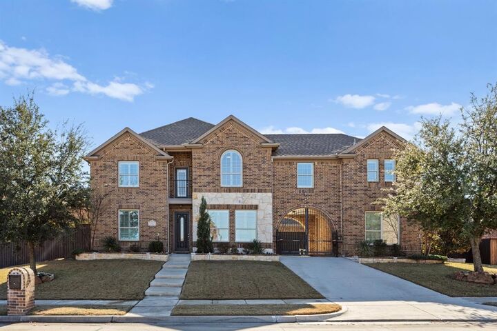 Property Photo:  616 Silver Chase Drive  TX 76248 
