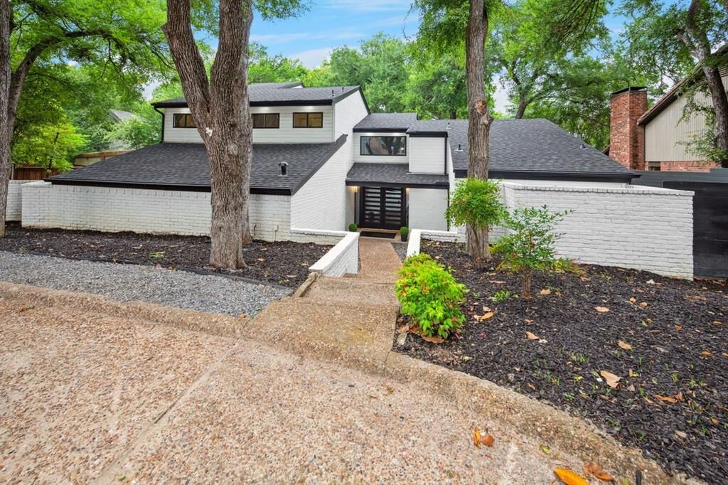 Property Photo: 10823 Stone Canyon Road TX 75230