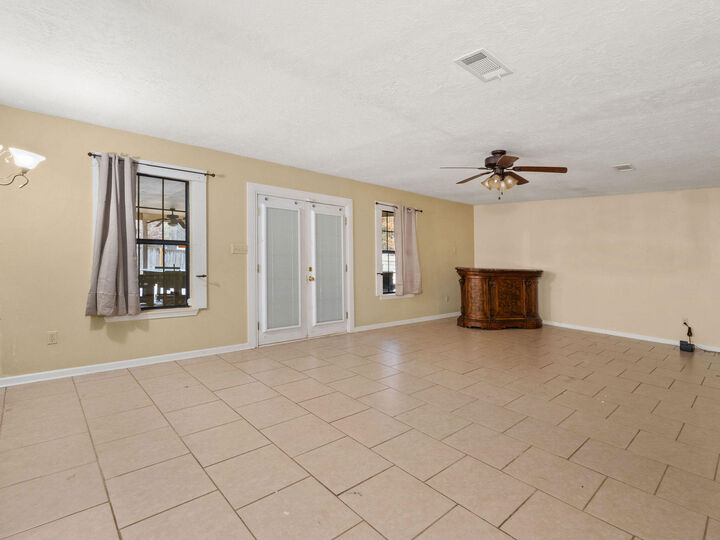 Property Photo:  106 Burnley Dr  LA 71461 