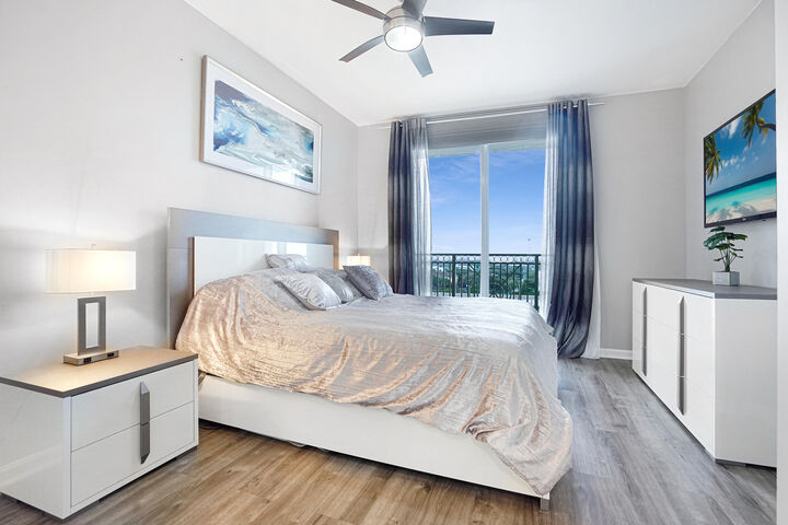 Property Photo:  511 SE 5th Avenue 908  FL 33301 