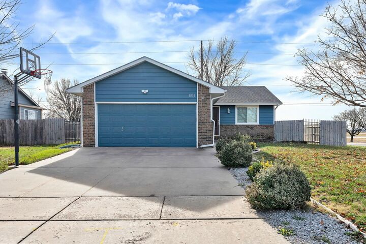 Property Photo:  804 N Sunrise Cir  KS 67052-8500 
