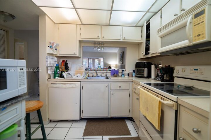 Property Photo: 11310 SW 122nd Pl 11310 FL 33186